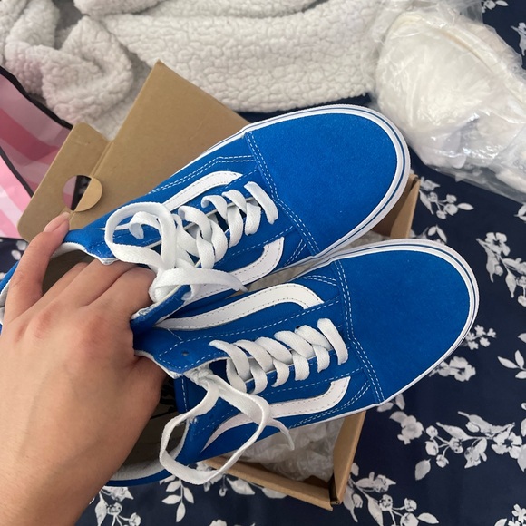 BRAND NEW VANS - Picture 2 of 5